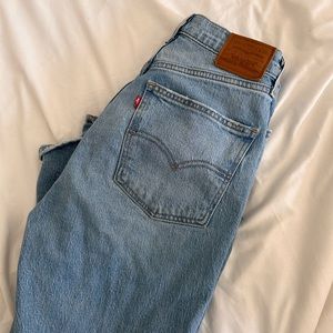 Levi’s 70s High Flare Light Wash Jeans